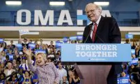 Billionaire Warren Buffett Ready to Take on Donald Trump