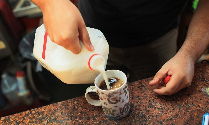 how-to-drink-coffee-without-staining-your-teeth-the-epoch-times