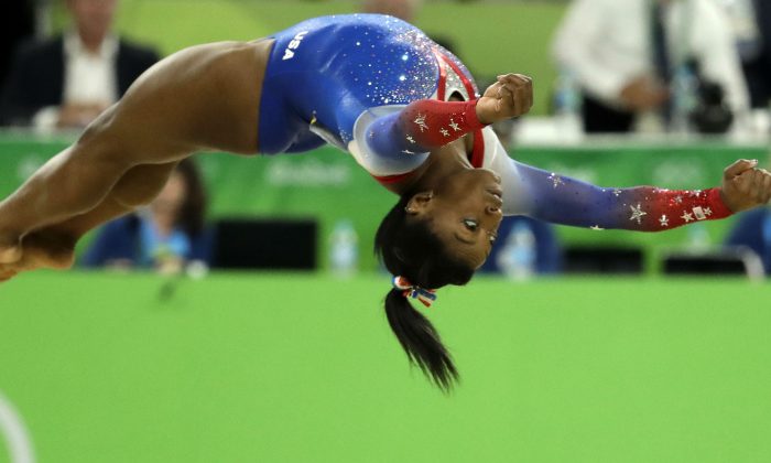 Biles Wins Floor Exercise For Record Tying 4th Olympic Gold