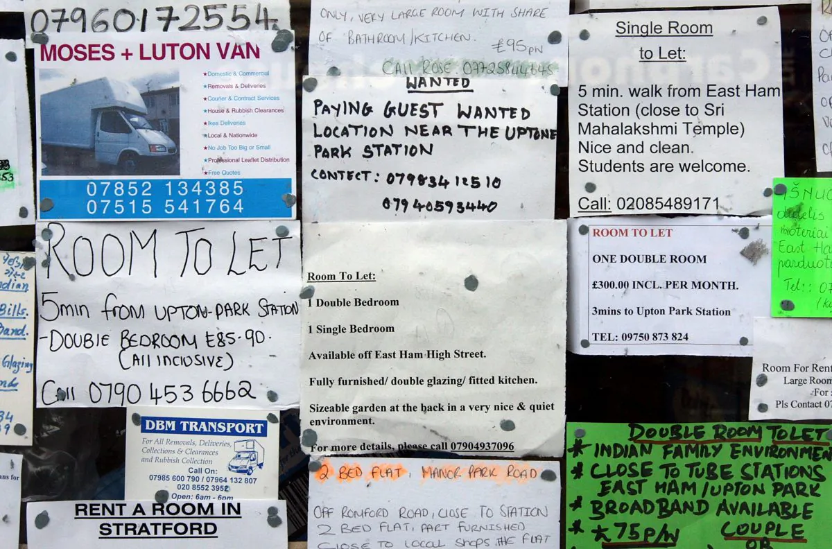 Rooms to Let in a shop window in London. Residential rents for new lets in London have fallen for the first time in six years, according to a new study. (Cate Gillon/Getty Images)
