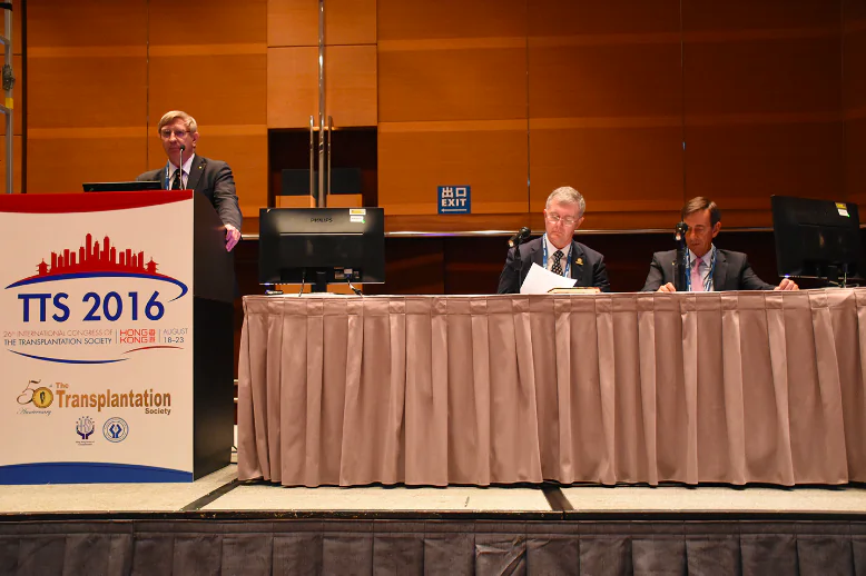 Jeremy Chapman and Philip O’Connell, former and current presidents of The Transplantation Society, and Jose Nunez of the World Health Organization, at a press conference in Hong Kong on Aug. 19, 2016. Chapman and O’Connell criticized transplant abuse in China and raised doubts about long-promised reform. (Sun Mingguo/Epoch Times)