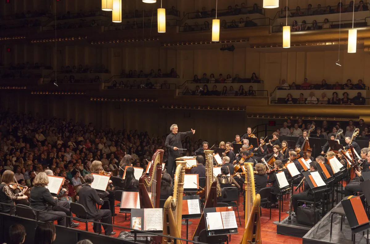 Mostly Mozart Festival Orchestra, conducted by Louis Langrée at Avery Fisher Hall at Lincoln Center in 2014.  (Richard Termine).