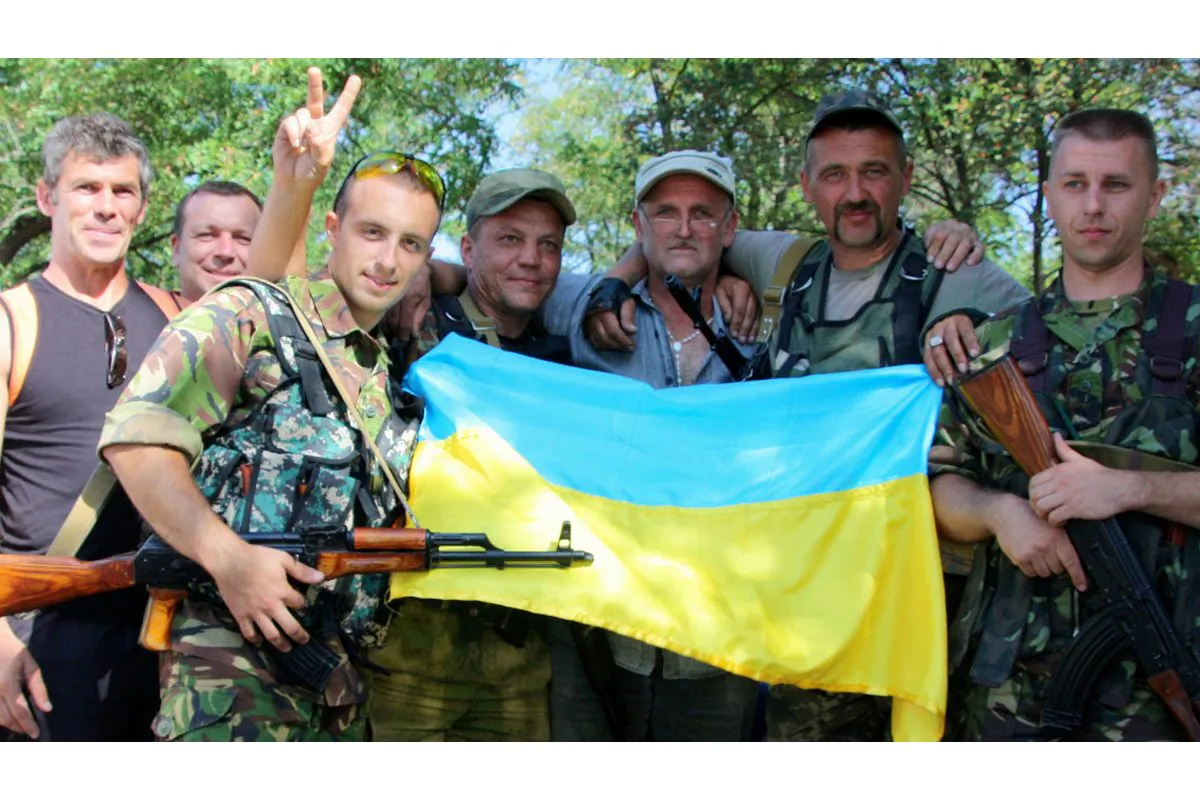 Ukrainian soldiers on the front lines outside Mariupol at the height of the war in September 2014. (Nolan Peterson/The Daily Signal)