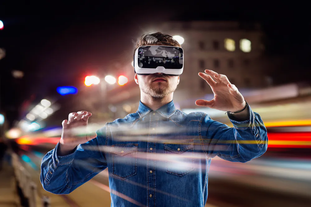 Who are you really talking to in your virtual chat? (Halfpoint/Shutterstock)