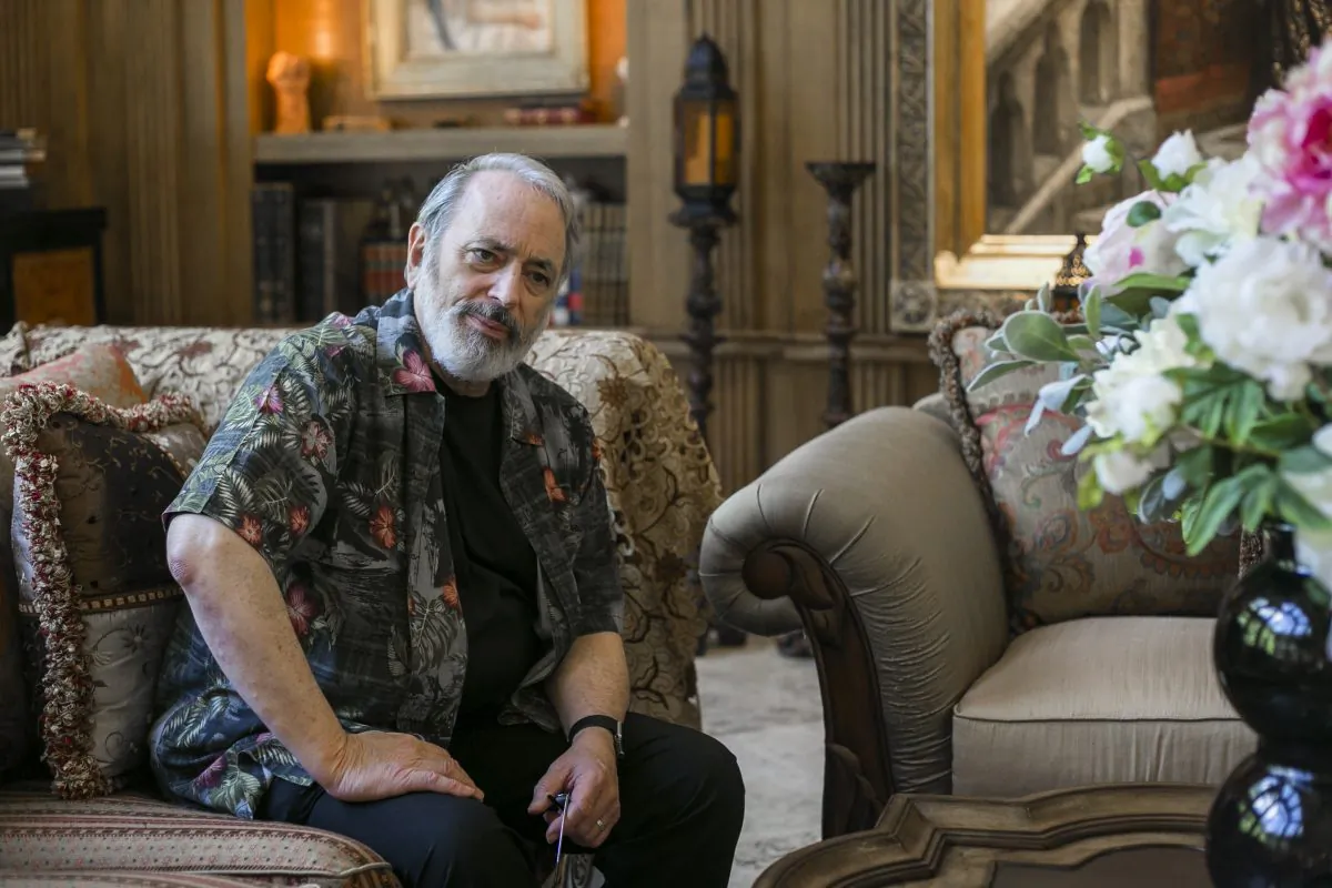 Art collector and chairman of the Art Renewal Center Frederick Ross in his home on Aug. 11, 2016. (Samira Bouaou/Epoch Times)