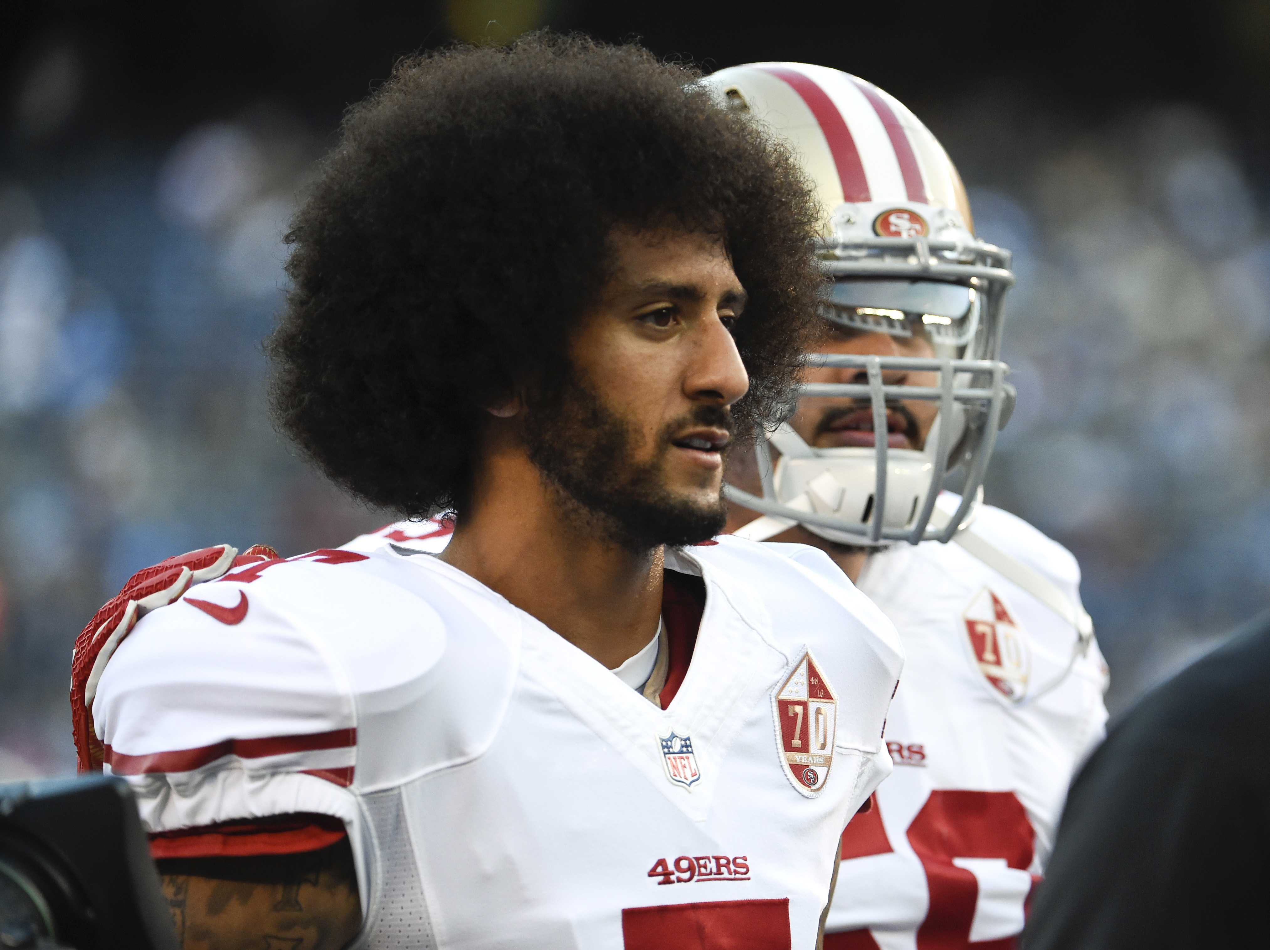 Colin Kaepernick takes a knee during national anthem in San Diego and is  booed - Los Angeles Times