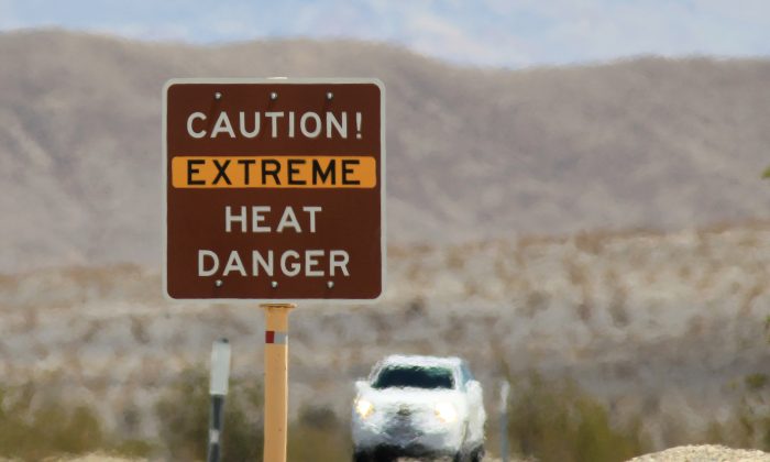 A heat danger warning sign in the Death Valley National Park, Calif. (David McNew/Getty Images)