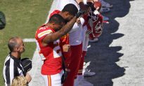 Colin Kaepernick Kneels for Anthem; 2 Rams Raise Fists in Protest