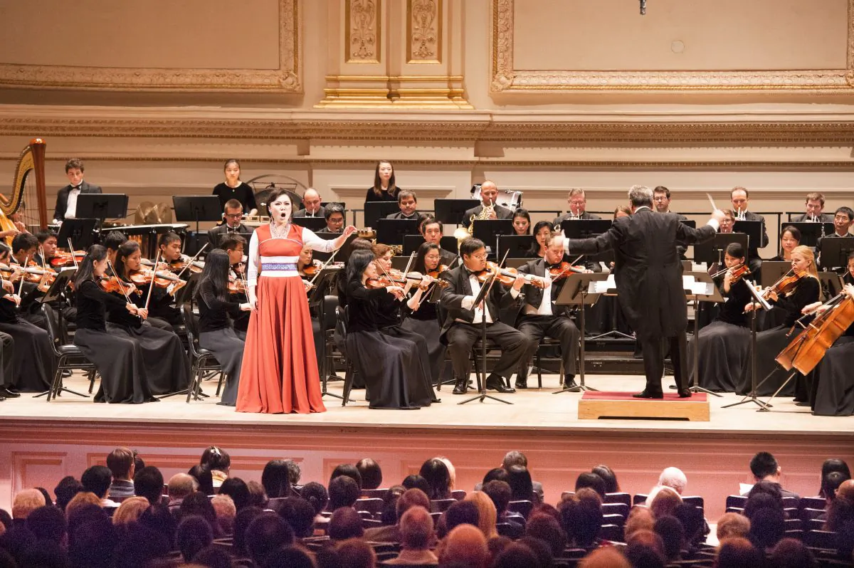 Soprano Haolan Geng of the Shen Yun Symphony Orchestra at Carnegie Hall in New York on Oct. 5, 2013. (Courtesy of Shen Yun Performing Arts)