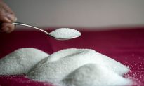 Here’s Why You Should Place a Spoon With Sugar in Your Backyard