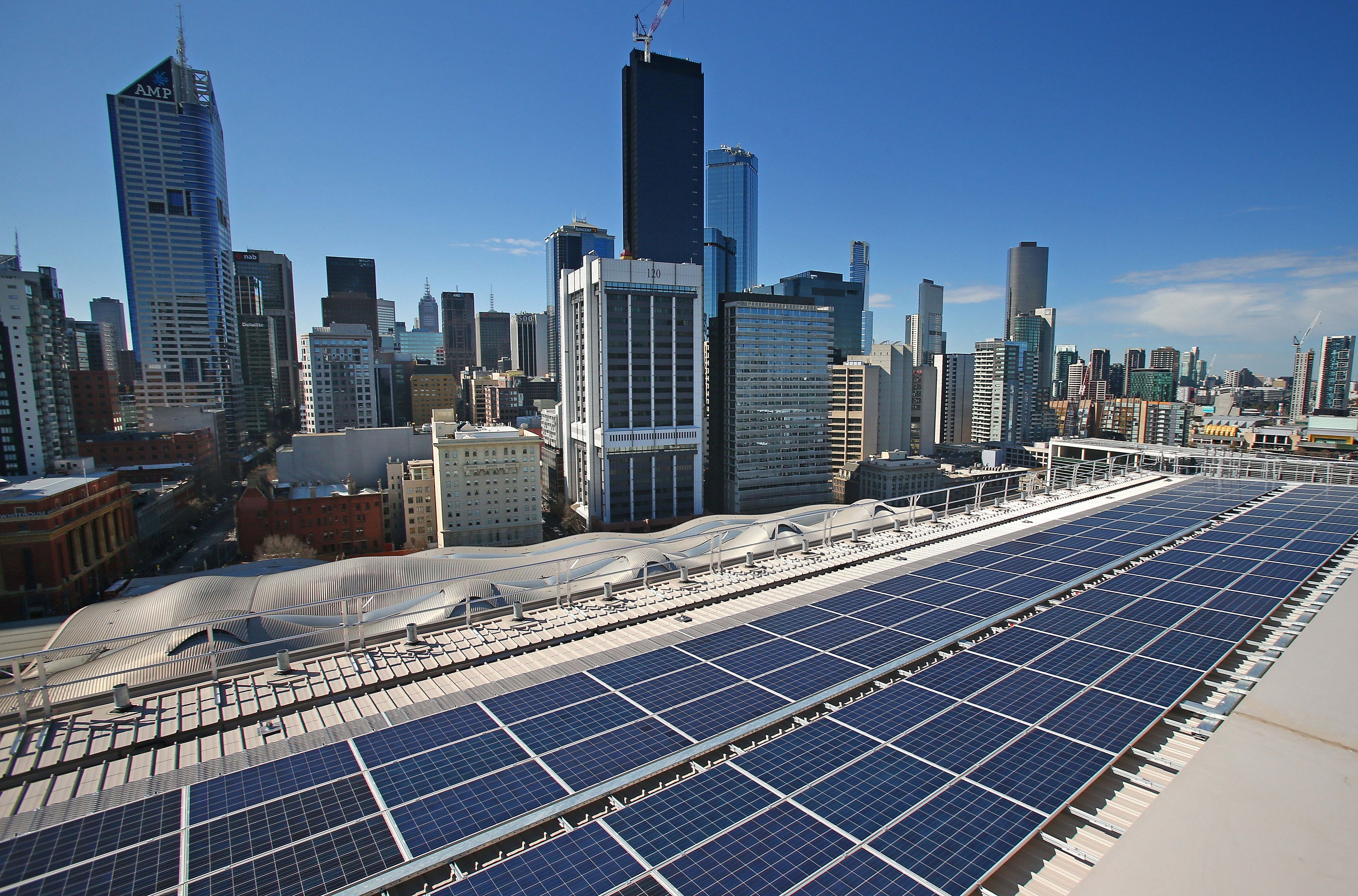 Australian Green Billionaire Confronts Energy Giant Over Demerger Plan - Vimarsana News