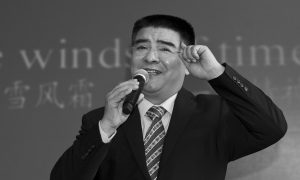 Chinese Tycoon, Known for New York Publicity Stunts, Meets With Scrutiny