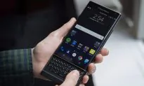 Diehard BlackBerry Fans Bemoan End to Canadian-Made Smartphones