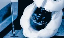 Air Bag Bike Helmet Inflates to Protect Head