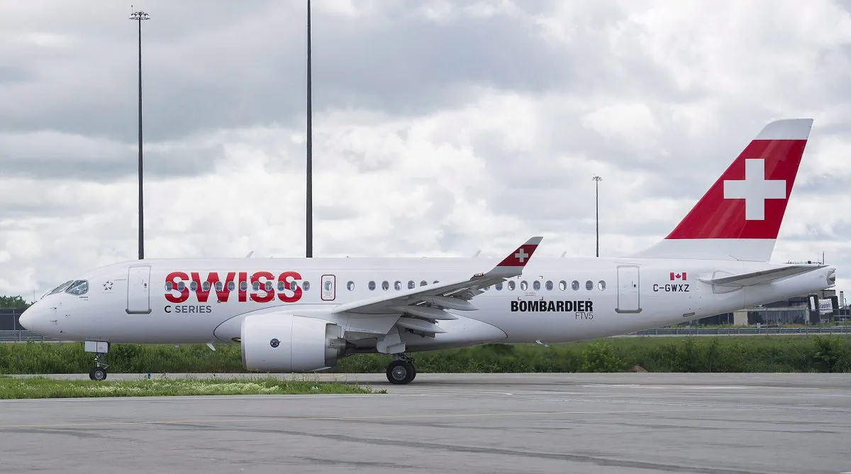A Bombardier C Series 100 taxis to the runway prior to a demonstration flight in Mirabel, Quebec. (The Canadian Press/Graham Hughes)