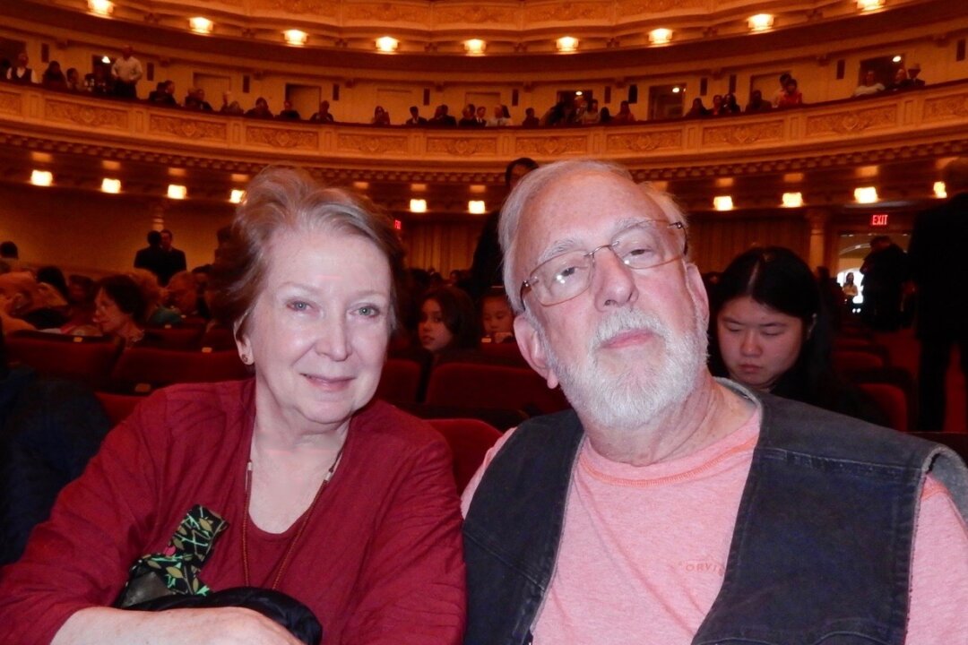 Valerie and Peter Whitcup enjoy the Shen Yun Symphony Orchestra's concert at Carnegie Hall, on Oct. 15, 2016. (Wei Yong/Epoch Times)