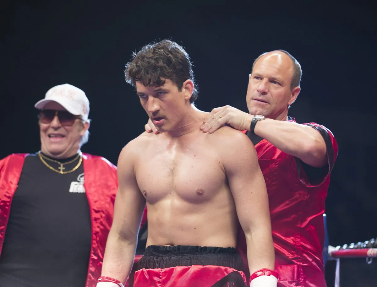 Miles Teller and Aaron Eckhart in 'Bleed For This' (Icon)