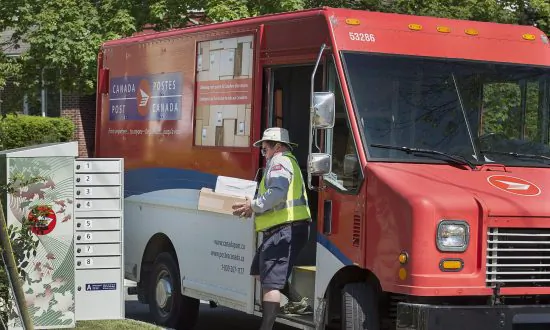 Government Jobs Compensate More, Offer Earlier Retirement, Says Canadian Study