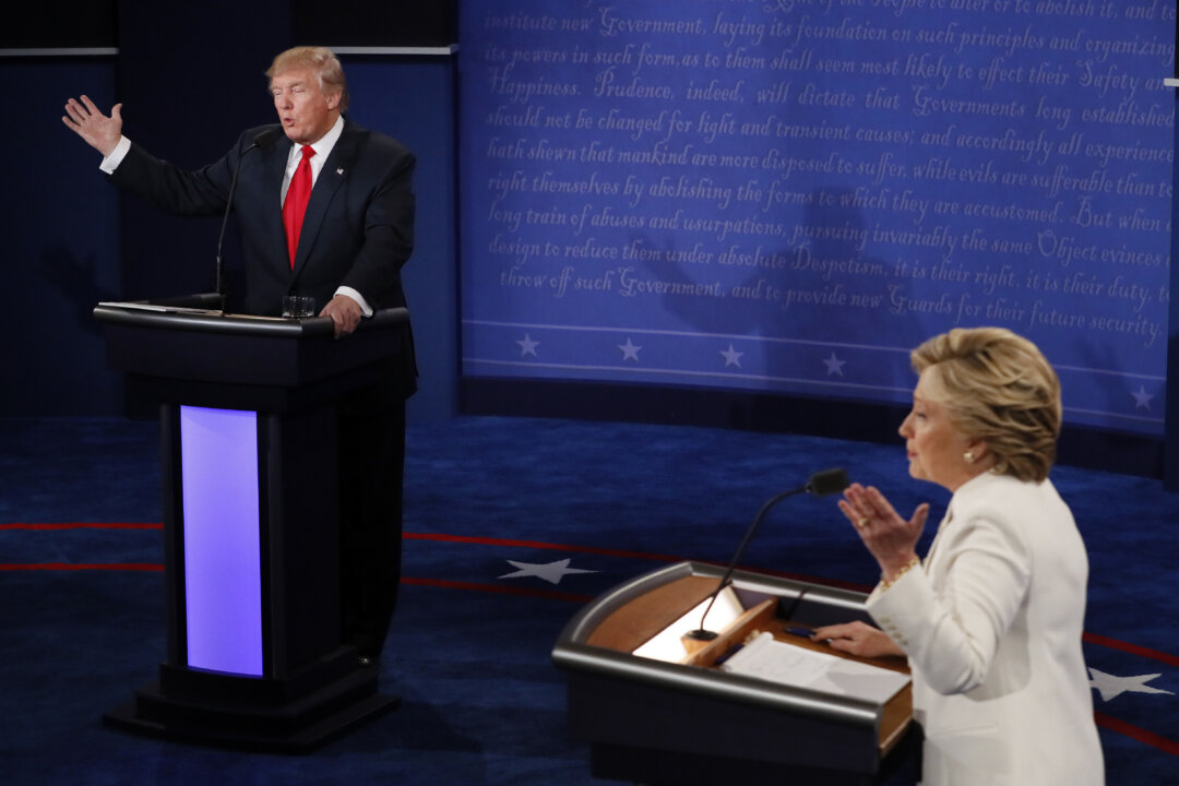 Trump and Clinton Face Off in Final Presidential Debate | The Epoch Times