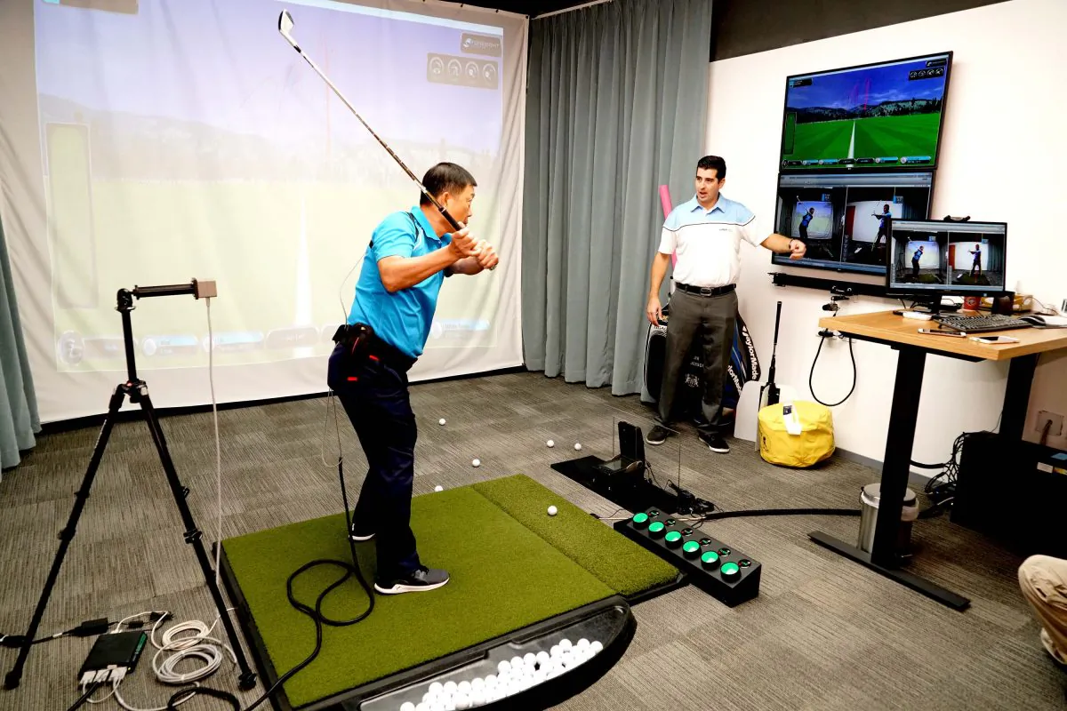 An instruction demonstration at GolfTEC’s new centre at Admiralty, Hong Kong on Tuesday Oct 18, 2016. (Sophie Tang/GolfTEC)
