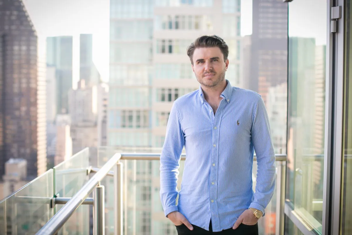 Entrepreneur Sam Ovens at his home office on the Upper East Side in New York on Sept. 23, 2016. Ovens started two successful companies at 24 in New Zealand and currently runs an e-learning business. (Benjamin Chasteen/Epoch Times)