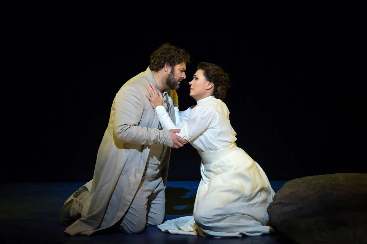 Bryan Hymel as Arnold and Marina Rebeka as Mathilde in Rossini's Guillaume Tell. (Marty Sohl/Metropolitan Opera.)