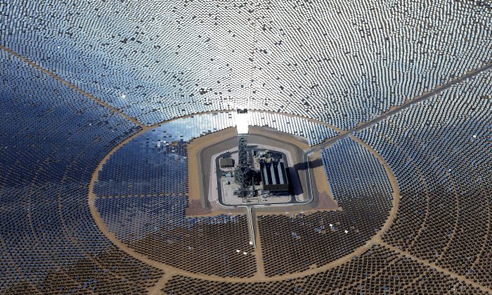 The Ivanpah Solar Electric Generating System is seen in an aerial view in the Mojave Desert in California, near Primm, Nev., on Feb. 20, 2014. (Ethan Miller/Getty Images)