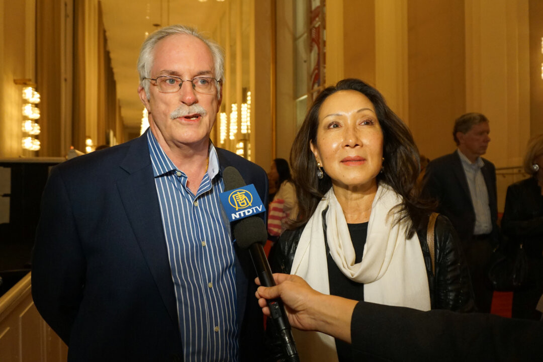 Mr. and Ms. Wendt at the Shen Yun Symphony Orchestra performance at the Kennedy Center Concert Hall on Oct. 26, 2016. (NTD Television)