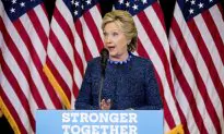 Clinton Seeks to Use New FBI Inquiry as Galvanizing Force