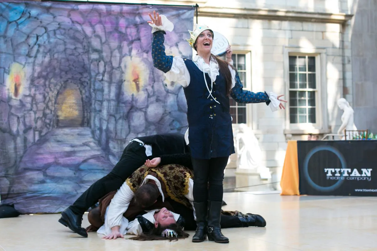 Actors from the TITAN Theatre Company perform "The Fifteen Minute Hamlet," a comedic rapid-fire take on the Shakespeare classic, at the Charles Engelhard Court in the Metropolitan Museum of Art in New York on Nov. 5, 2016. (Benjamin Chasteen/Epoch Times)