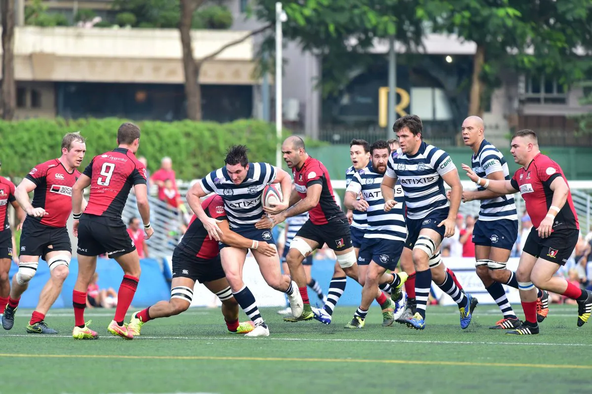 Natixis Hong Kong Football Club in black and white, give Societe Generale Valley lots to think about in their HKRU Premiership match at Happy Valley on Saturday Nov 5, 2016. (Bill Cox/Epoch Times)
