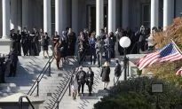 Trump Refuses to Let Journalists Cover First Meeting with Obama