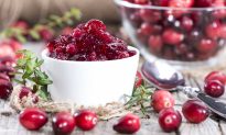 Easy, No-Sugar Cranberry Sauce