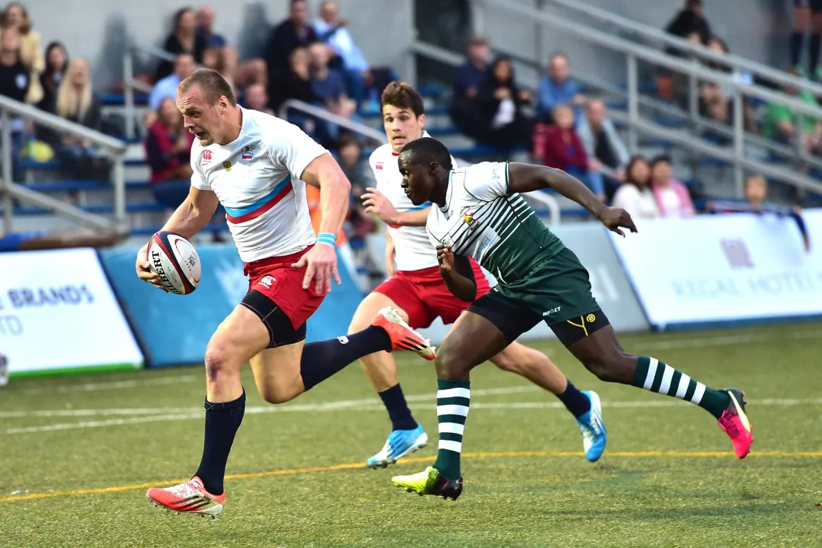 Denis Simplkevich broke two tackles to touchdown for Russia’s third try in their 19-16 win over Zimbabwe on Day 1 of the 2016 Cup of Nations series at King’s Park on Friday Nov 11. (Bill Cox/Epoch Times)