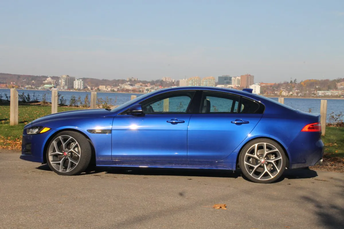 Jaguar XE (Jaguar)