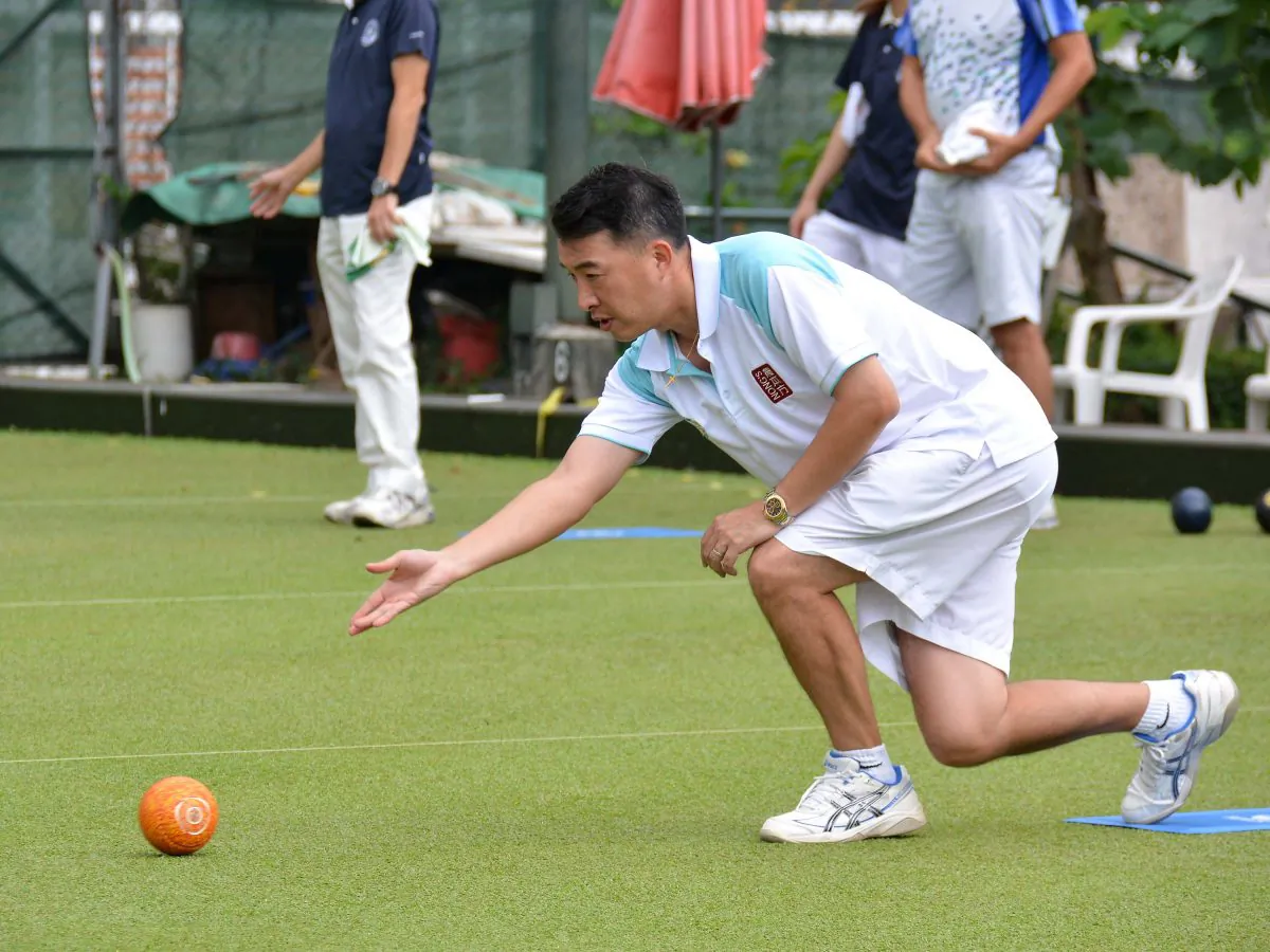 Kowloon Cricket Club’s Chadwick Chen on his way to defeating Hong Kong International Li Ming Sum in the final of the National Singles at the Finals Day last Sunday, Nov 20, 2016. (Stephanie Worth)