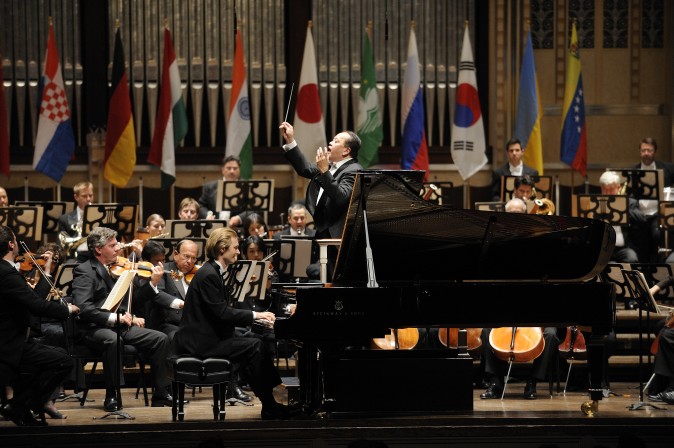 Dmitri Levkovich perfoms with the Cleveland Orchestra at Severance Hall, Cleveland, Ohio on August 2009. (Roger Mastroianni)