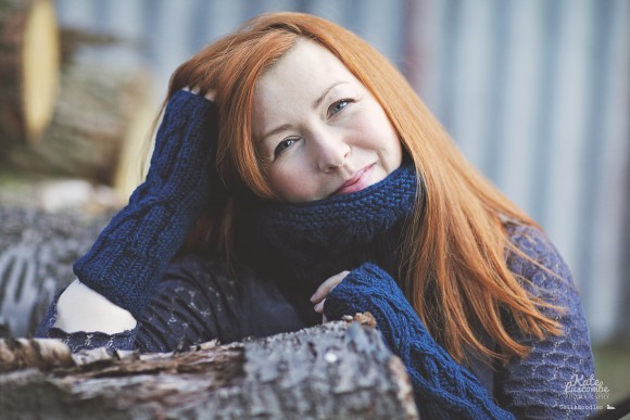 Fleece-lined Nivasi knit neckwarmer and Raja knit wristwarmers in teal by AURA QUE (modelled by Calladoodles' customer Helen, who won a recent competition to model their current stock). They are handmade in Nepal and are great quality, unisex, and on trend as they are designed by British top designer Laura Queening from Peckham. Laura has worked closely with producers in Nepal for 9 years. £19.95 each, Calladoodles