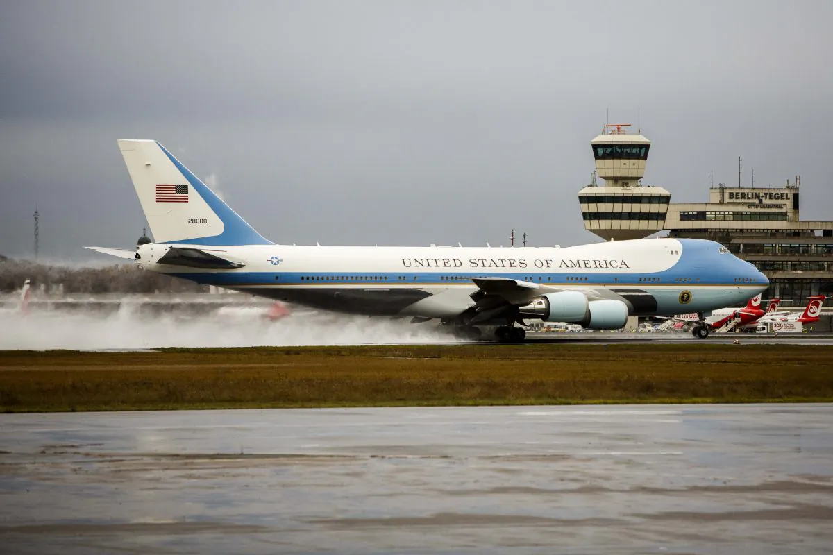 Air Force One departs with U.S. President Barack Obama on board as he departs following talks with European leaders in Berlin, Germany on Nov. 18, 2016. President-elect Donald Trump has said he wants to scrap plans to order two new presidential planes, citing costs. (Carsten Koall/Getty Images)