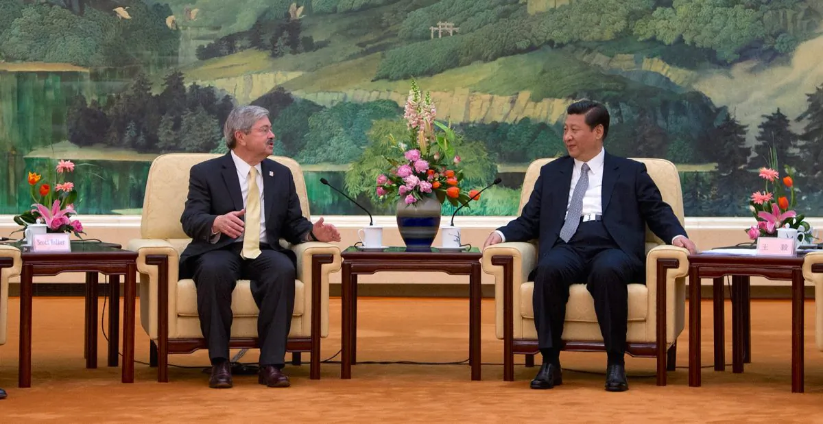 Iowa Governor Terry Branstad (L) meets with Chinese President Xi Jinping during a meeting in Beijing on April 15, 2013. Branstad has been selected by President-elect Donald Trump as U.S. ambassador to China. (ANDY WONG/AFP/Getty Images)