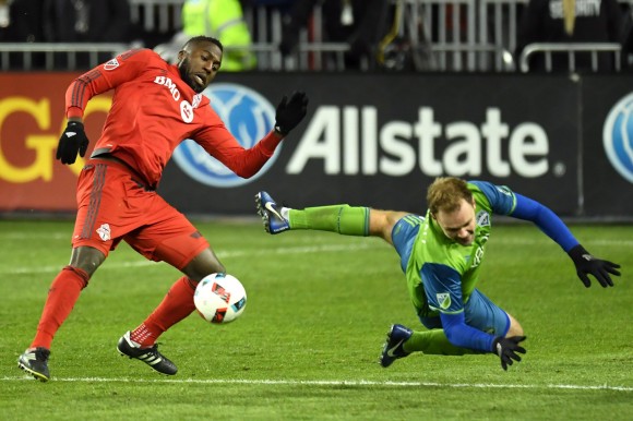 Seattle Sounders defender Chad Marshall and Toronto FC forward Jozy Altidore engage in one of their many battles at MLS Cup in Toronto on Dec. 10, 2016. (The Canadian Press/Frank Gunn)
