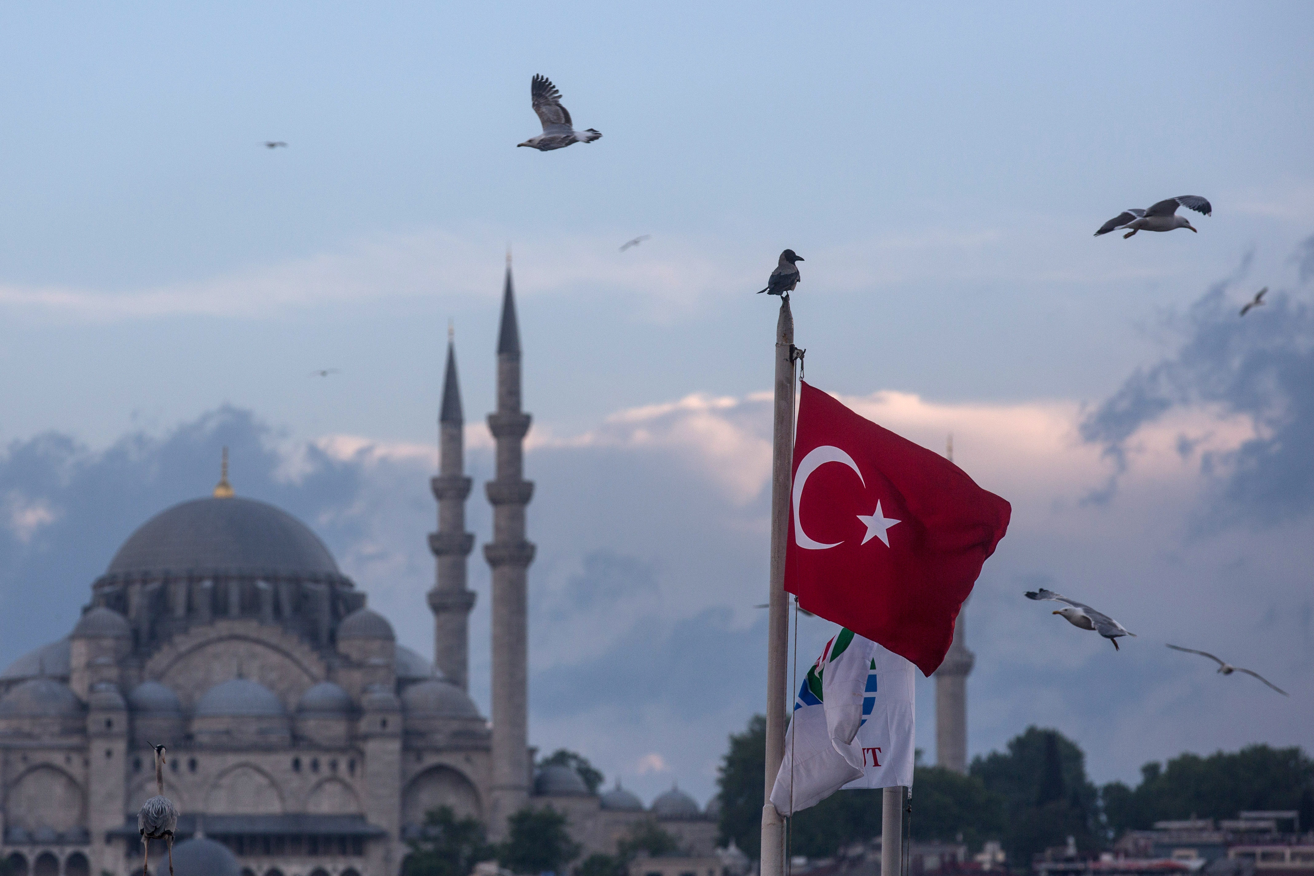 Турция россия стамбул. Анкара Турция флаг. Флаг Турции Босфор. Россия и Турция. Флаг России и Турции.
