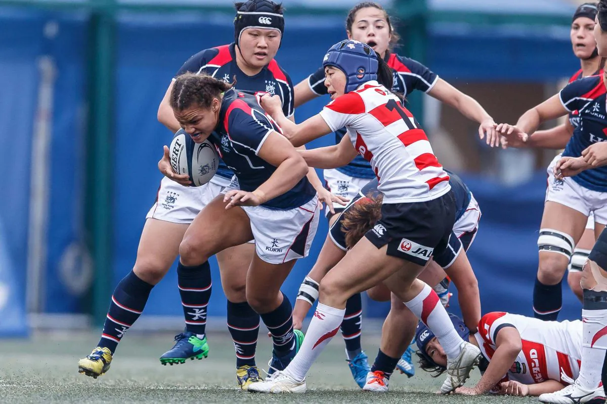 Hong Kong’s Natash Olsen-Thorne breaks through the Japanese defence during their World Cup Qualifier match against Japan at Hong Kong Football Club on Saturday Dec 17, 2016. (Phoebe Leung/HKRU)