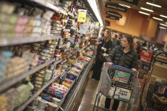 Lindsey Hodges shops at Kroger located off of Alps Rd. in Athens, Ga., on Jan. 5, 2017. (John Roark/Athens Banner-Herald via AP)