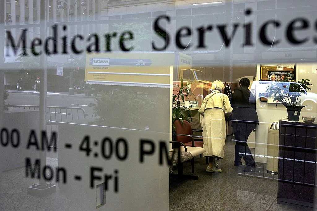 Seniors rush to register for the Medicare Part D plan before deadline on May 15, 2006 in New York City. (Spencer Platt/Getty Images)