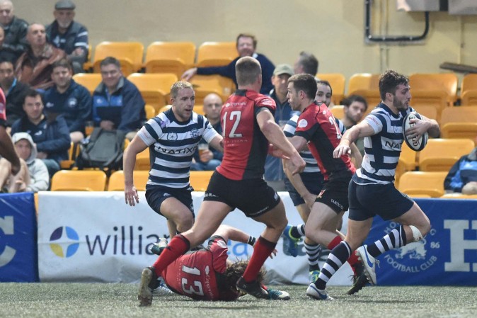 HKFC centre Ben Axten-Burrett runs for the line to score in the 70th minute of their HKRFU Premiership match against Valley at HKFC on Saturday Jan 14. (Bill Cox/Epoch Times)
