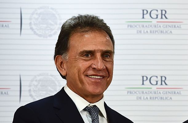 Veracruz's governor Miguel Yunes during a press conference about Veracruz state former governor Javier Duarte's millionaire embezzlement in Mexico City on Jan. 10, 2017. (RONALDO SCHEMIDT/AFP/Getty Images)