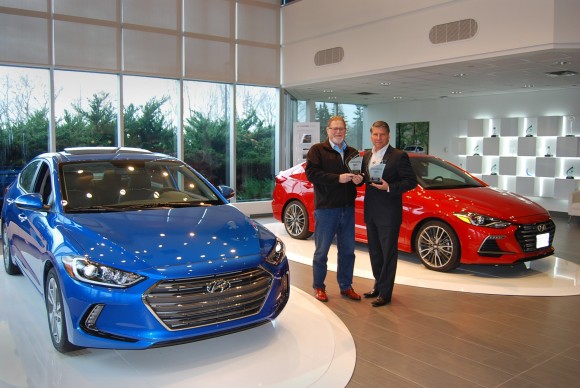 (Right: David Taylor, CCOTY Committee Member, Left: Don Romano, president and CEO, Hyundai Auto Canada Corp.) (David Taylor)