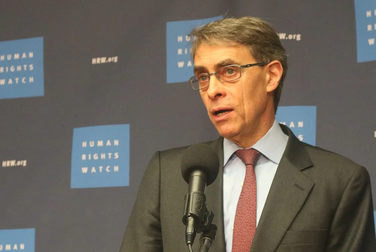Human Rights Executive Director Kenneth Roth introduces the “World Report 2017,” Human Rights Watch’s 27th annual review of human rights practices around the world. It draws on events from late 2015 through Nov. 2016. Roth is speaking at the National Press Club on Jan. 12. (Gary Feuerberg/ Epoch Times)