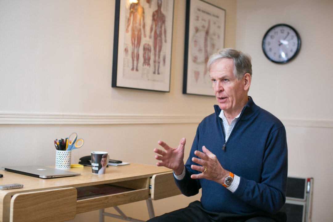 body fix method (Benjamin Chasteen/Epoch Times)
